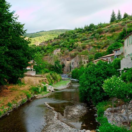 La Maison Du Voyageur Les Ilhes Экстерьер фото